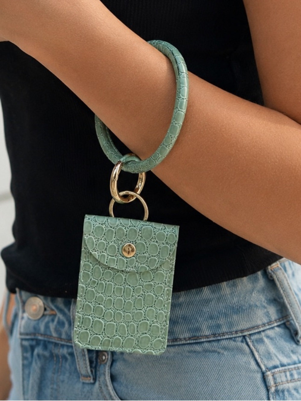 NWOT Mint Green Faux Croc Wallet Keychain Bracelet Card Holder Wristlet Coastal